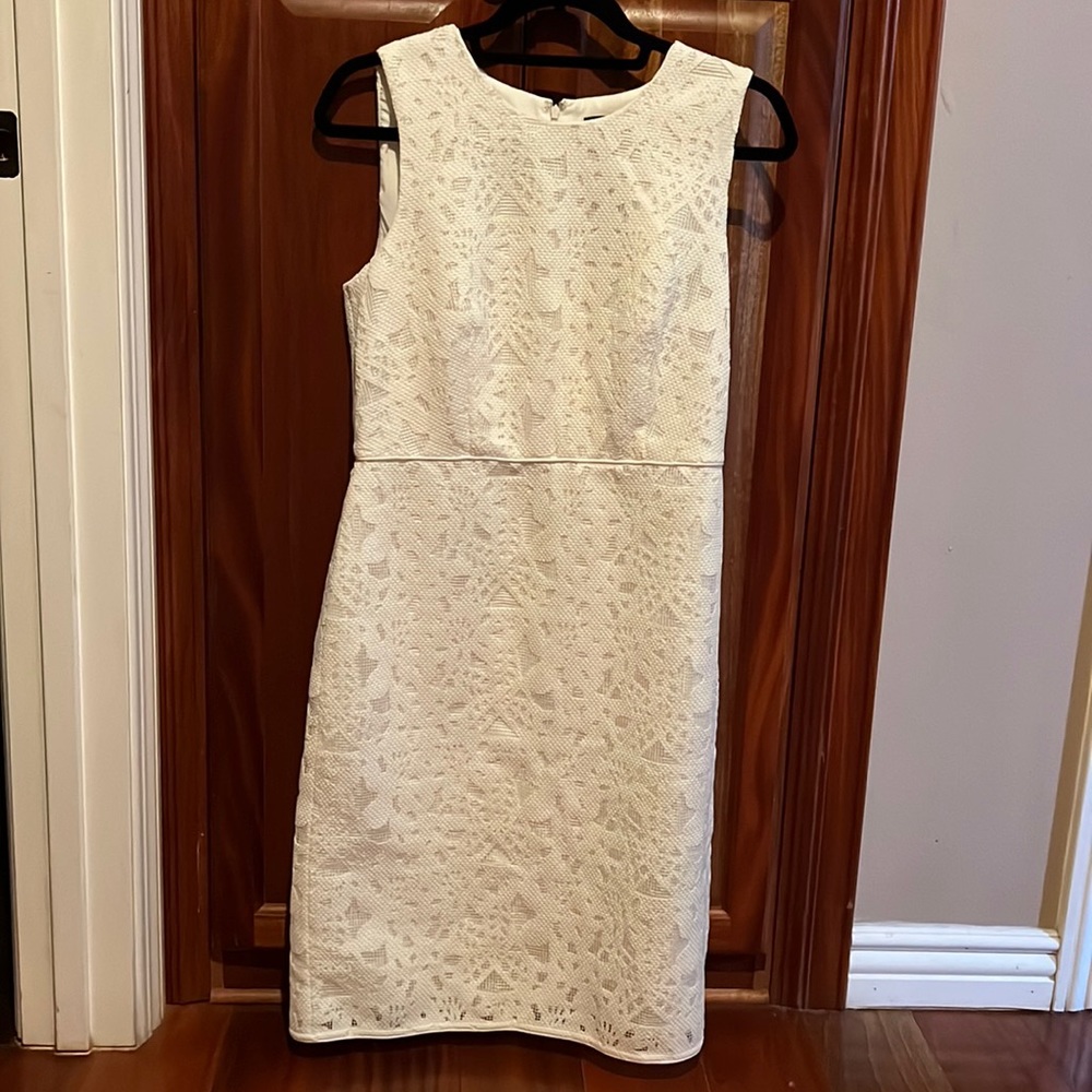 Ann Taylor Sheath Cocktail/Wedding Dress White in Size 8P.